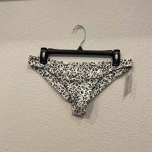 🆕 NWT RVCA black and white leopard print cheeky bikini bottoms